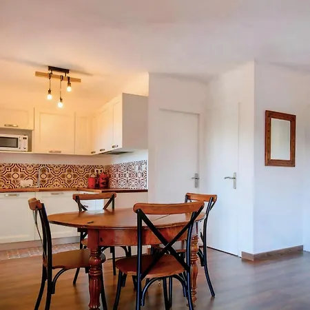Studio For 2 With Balcony In Raphael Lejlighed *